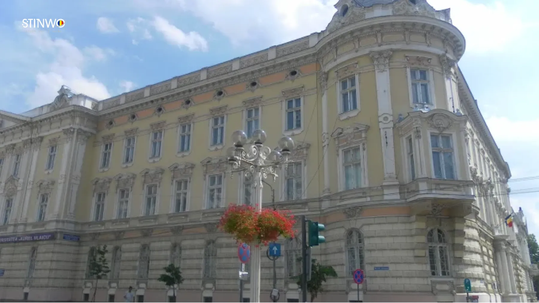 دوره زبان در دانشگاه آورل ولایکو آراد